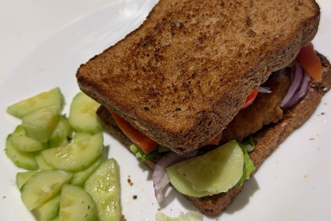 Sandwich on plate
